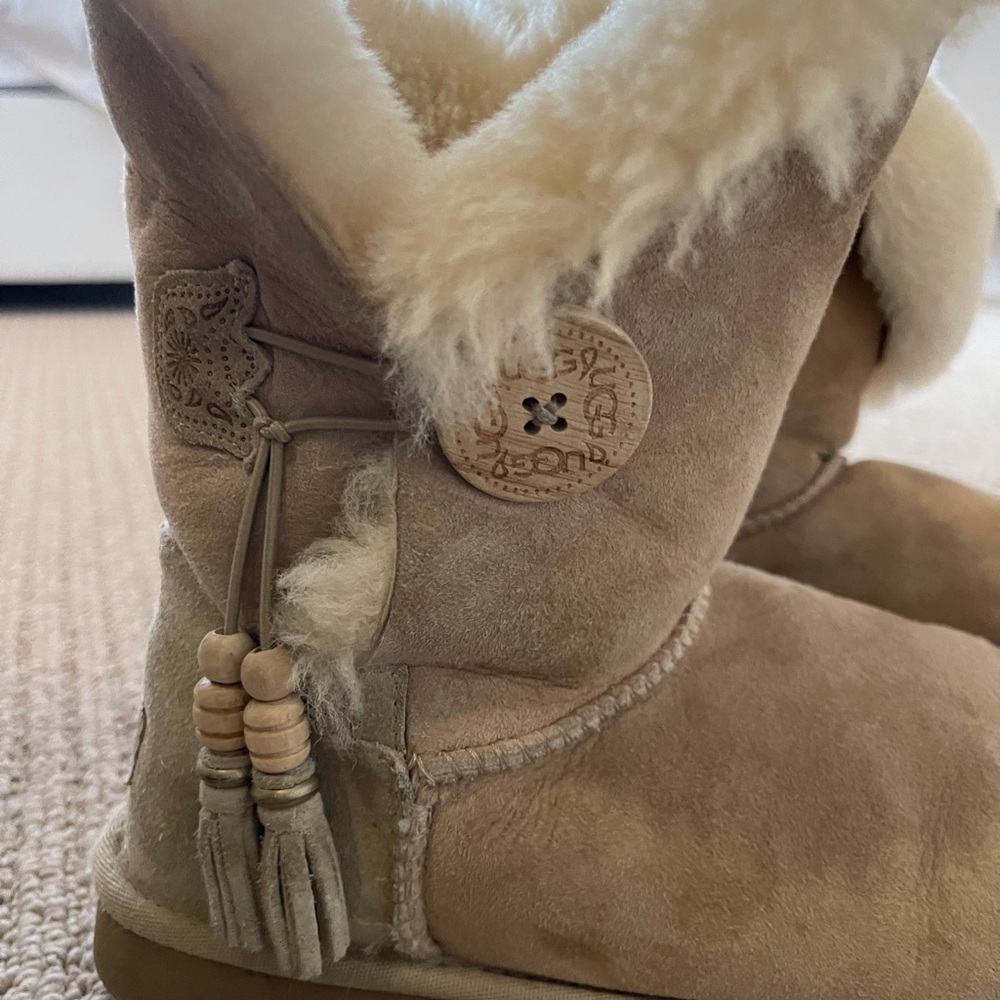 Limited edition beige tassel Ugg’s